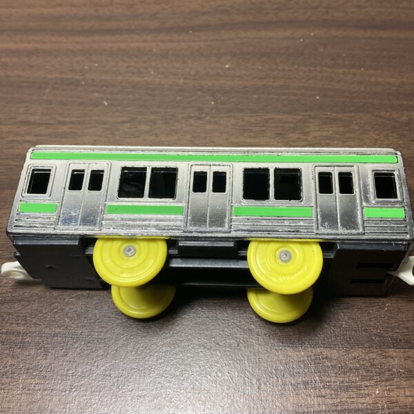 【廃盤レア プラレール】205系山手線 田窓銀メッキ 旧動力 中間車 - 画像 (4)
