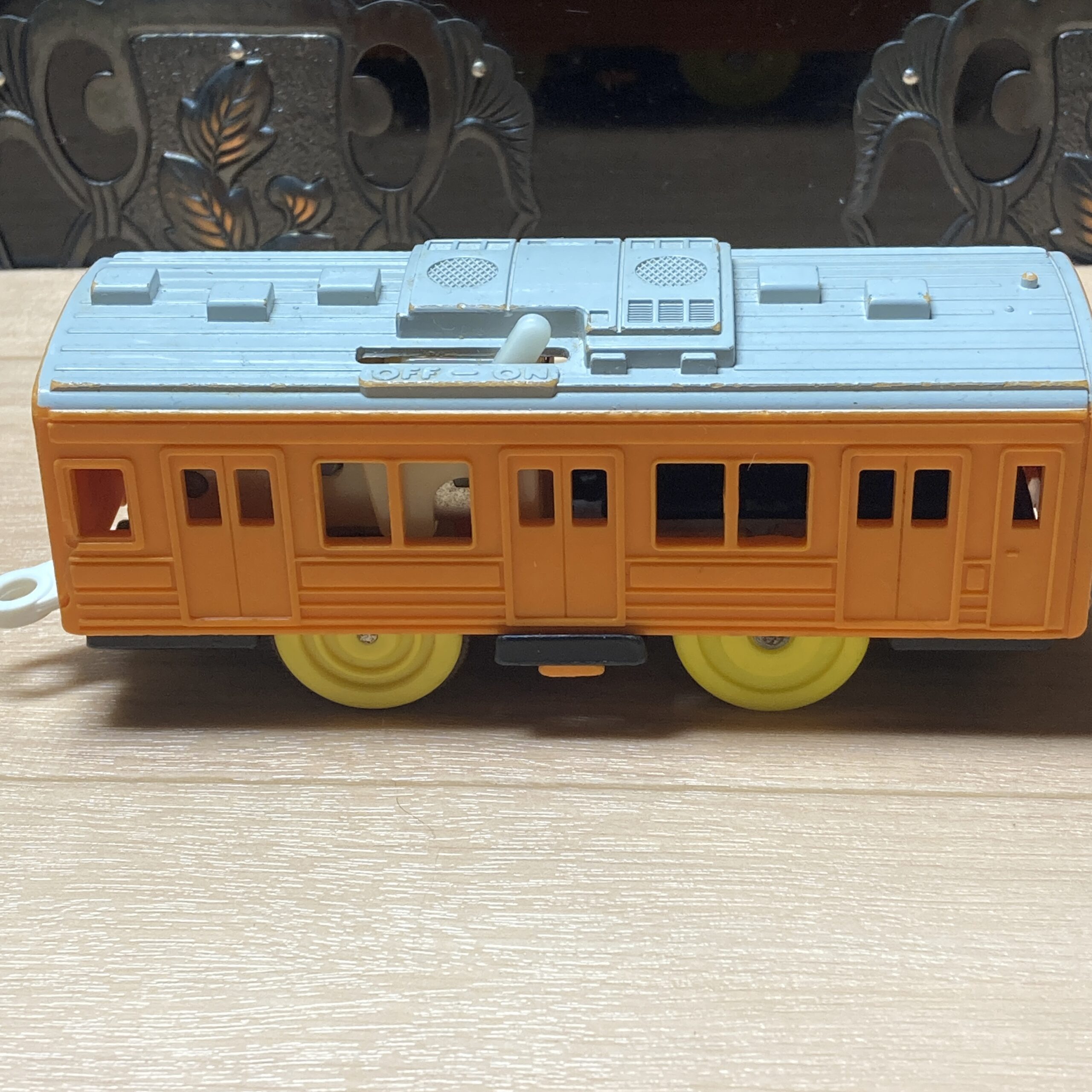 【プラレールジャンク】201系通勤電車(JR西日本・オレンジ)動力車 - 画像 (3)