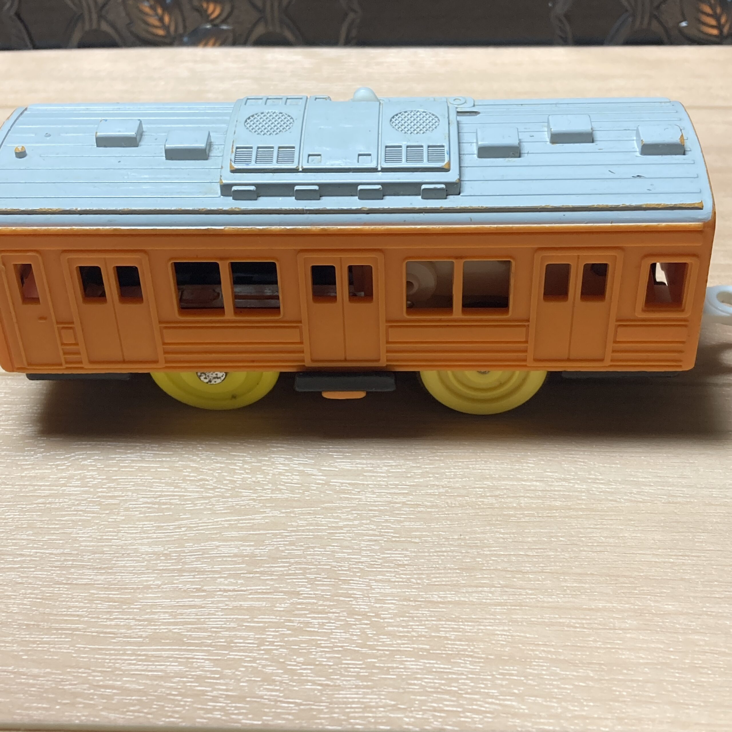 【プラレールジャンク】201系通勤電車(JR西日本・オレンジ)動力車 - 画像 (4)