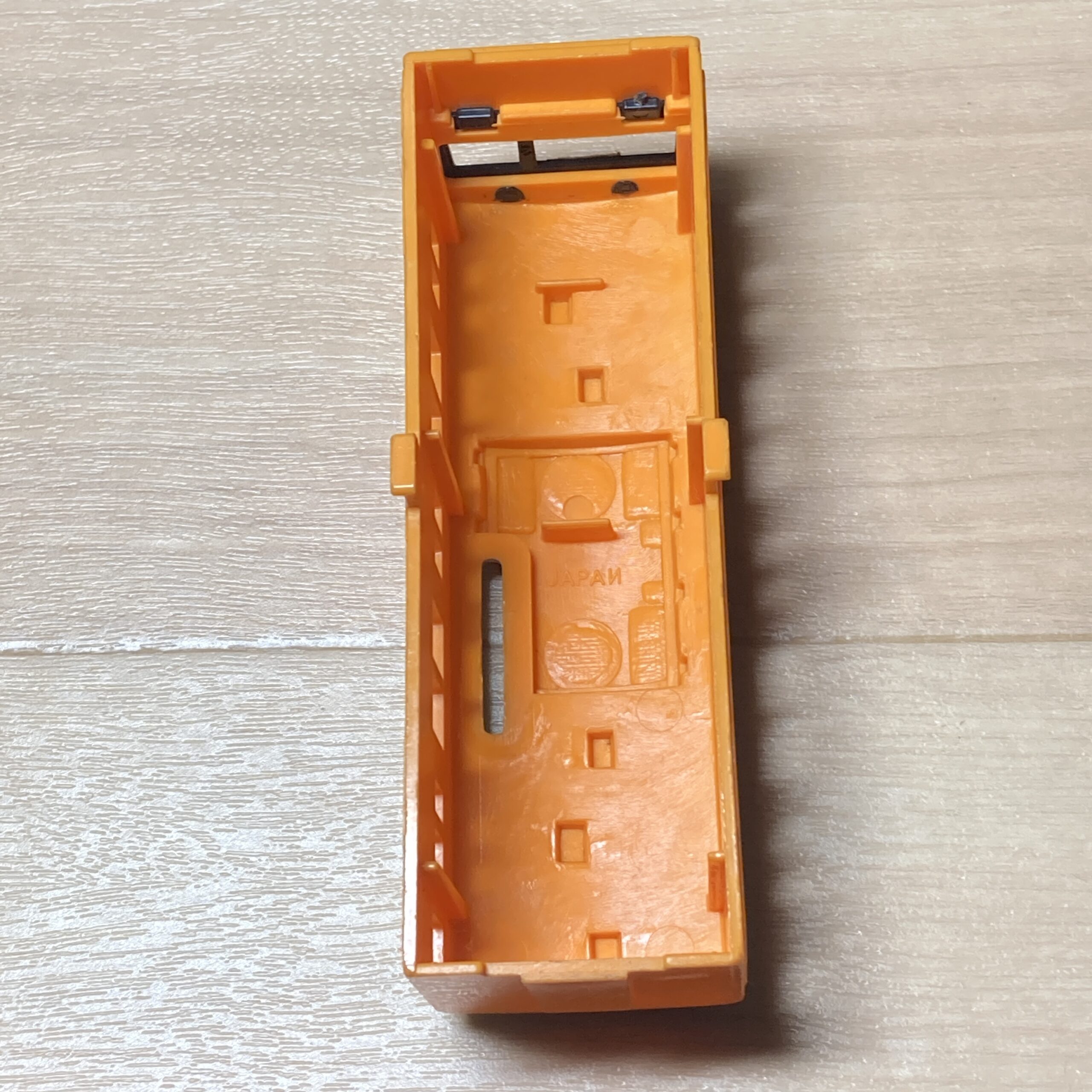 【プラレールジャンク】201系通勤電車(JR西日本・オレンジ)動力車 - 画像 (9)