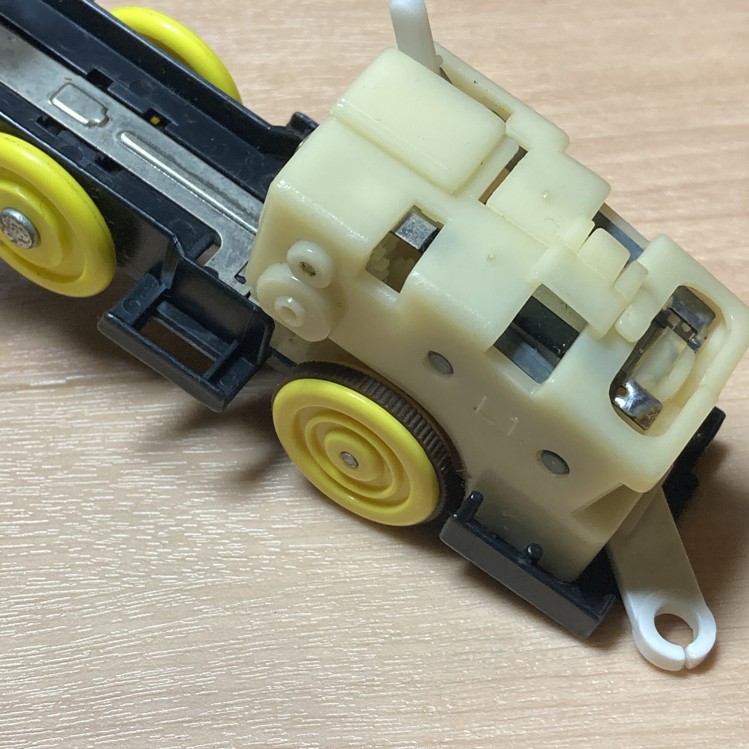 【プラレールジャンク】201系通勤電車(JR西日本・オレンジ)動力車 - 画像 (11)