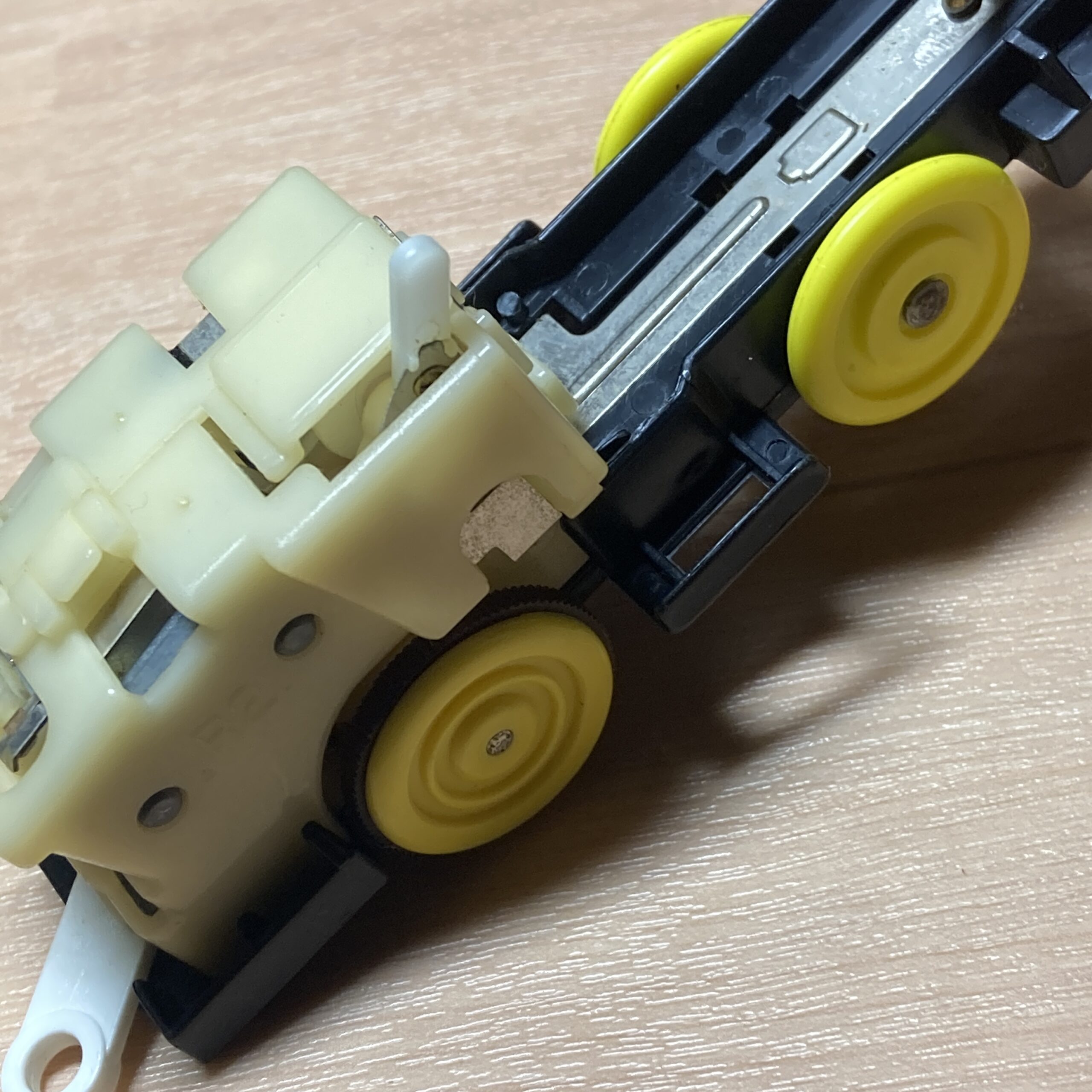 【プラレールジャンク】201系通勤電車(JR西日本・オレンジ)動力車 - 画像 (12)