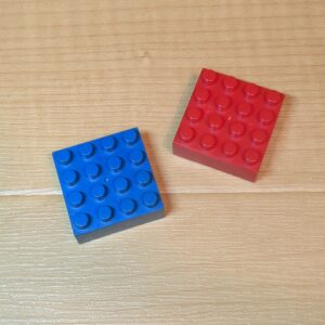 【ブロック玩具】カワダブロック 4×4ブロック レッド×1 ブルー×1