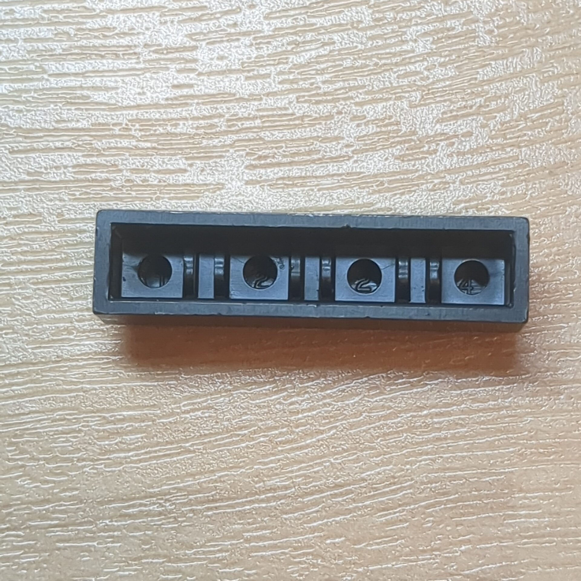 【ブロック玩具】カワダブロック 1×4プレート イエロー×6 ブラック×2 グリーン×2 レッド×1 ホワイト×1 ライトグレー×1 - 画像 (4)