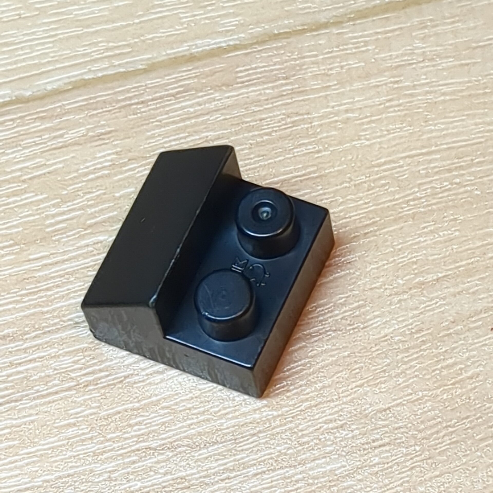 【ブロック玩具】カワダブロック コーナー屋根ブロック 2×2(45度)ホワイト×6 ブラック×3 - 画像 (2)