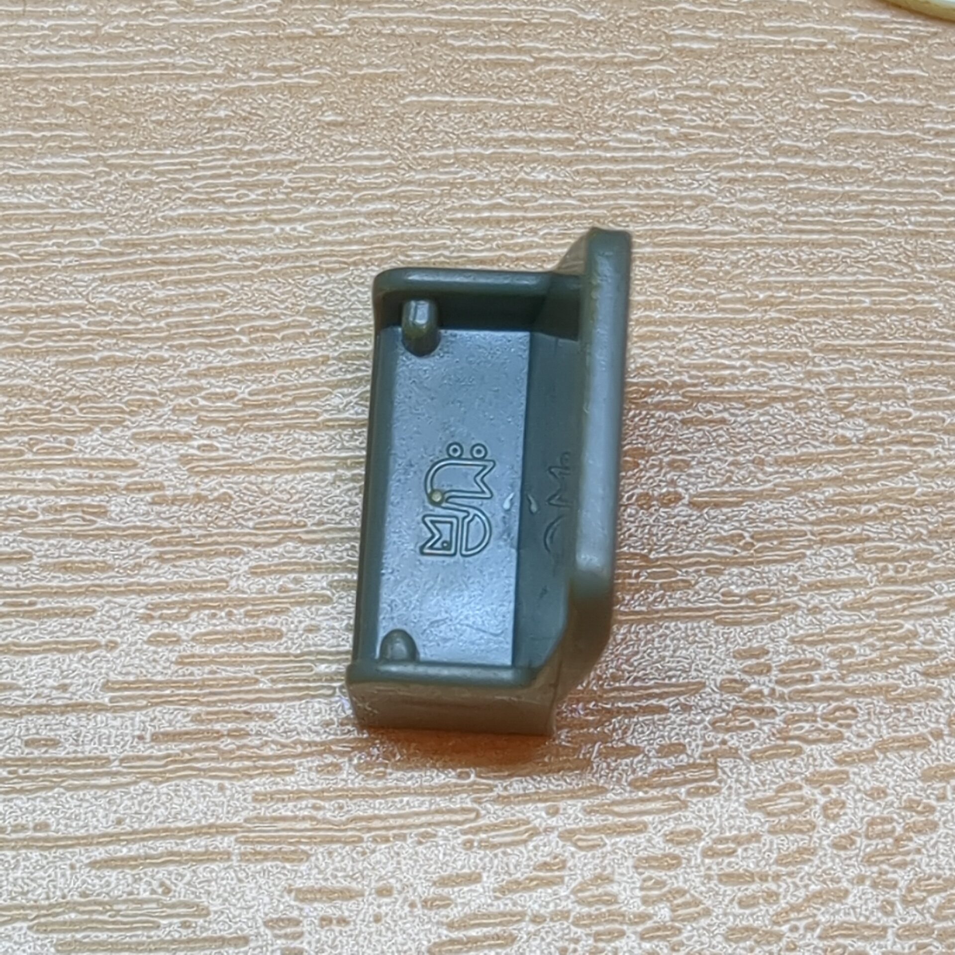 【ブロック玩具】カワダブロック 座席・ベンチパーツ ブラウン×5 ホワイト×2 ライトグレー×1 - 画像 (3)