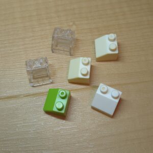 【ブロック玩具】カワダブロック 2×2スロープ（屋根ブロック・45度）ホワイト×3 クリア×2 グリーン×1