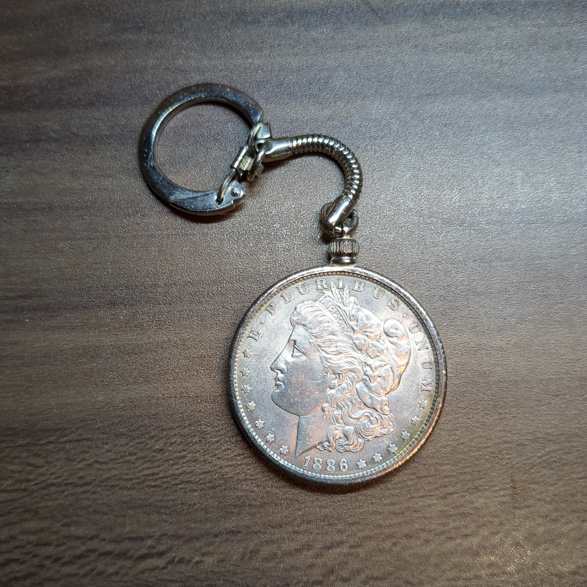 【外国記念硬貨】1886年モルガンダラー アメリカ1ドル銀貨 キーホルダーつき